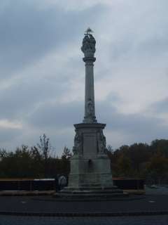 Baja, Szentháromság tér: Szentháromság oszlop.jpg Baja, Szentháromság tér: Szentháromság oszlop.jpg