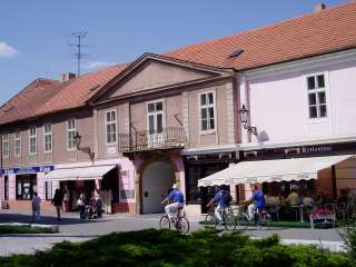 Komárom (Komárno), Klapka tér 09. 3.kép.jpg Komárom (Komárno), Klapka tér 09. 3.kép.jpg