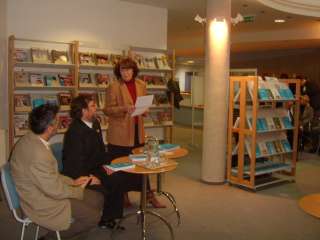 STA65532 - A Halis-év-könyvet dr. Pintérné Grundmann Frida osztályvezető ajánlotta a hallgatóságnak.JPG STA65532 - A Halis-év-könyvet dr. Pintérné Grundmann Frida osztályvezető ajánlotta a hallgatóságnak.JPG