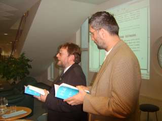 STA65581 - Czupi Gyula és Kardos Ferenc közösen mutatták be a Halis-év-könyvet.JPG STA65581 - Czupi Gyula és Kardos Ferenc közösen mutatták be a Halis-év-könyvet.JPG